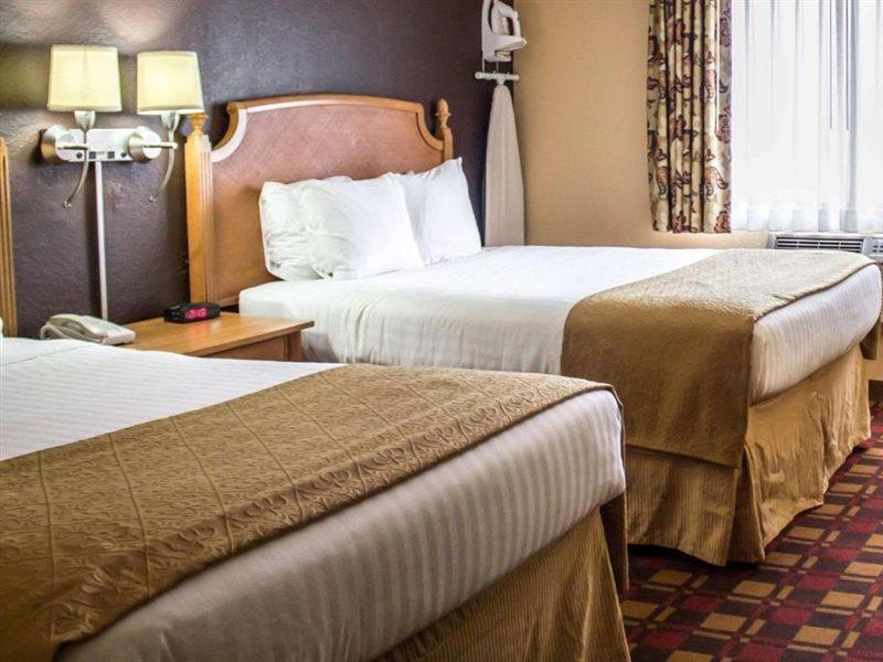 Quality Inn Hall Of Fame Κάντον Εξωτερικό φωτογραφία