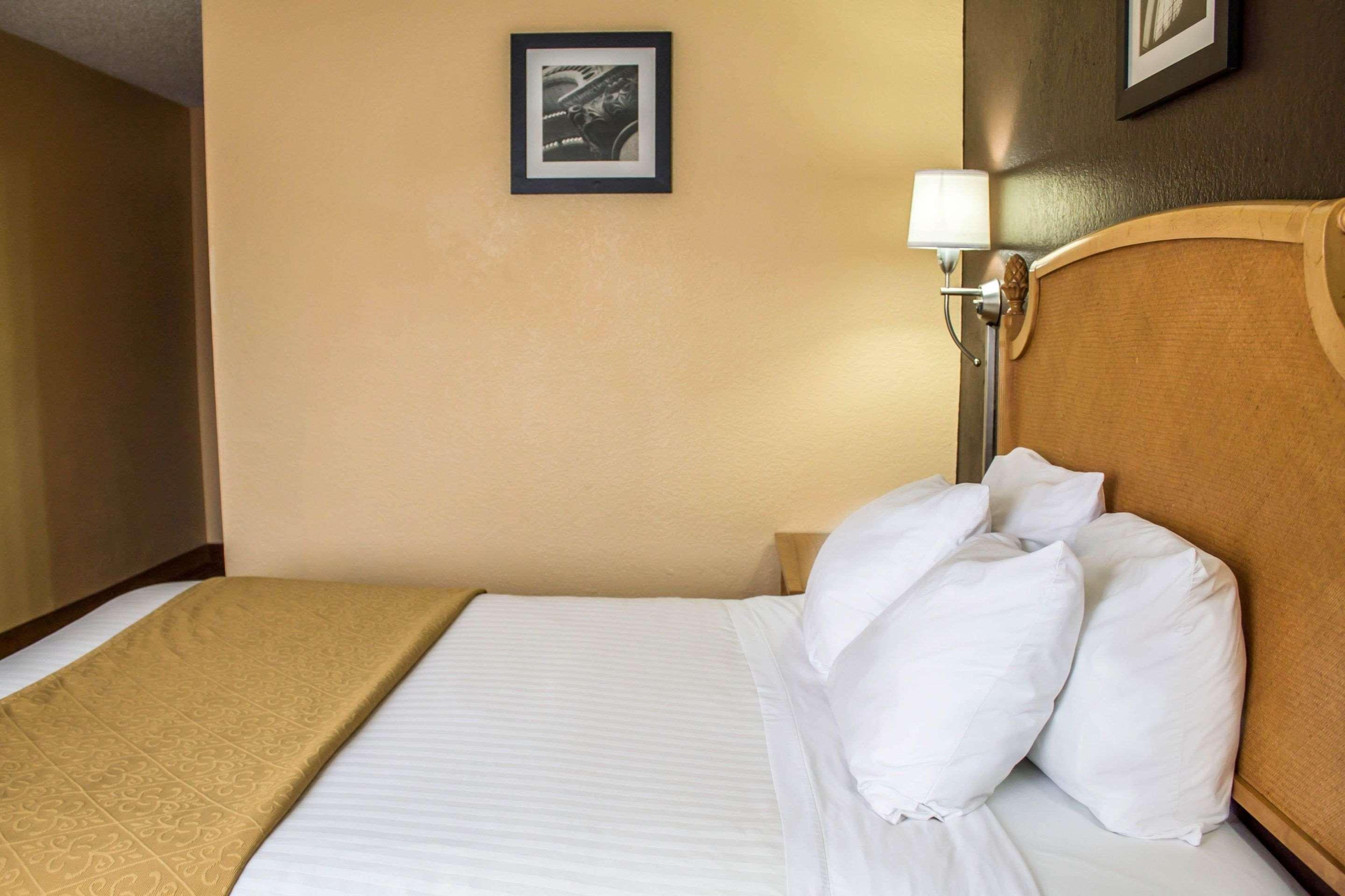 Quality Inn Hall Of Fame Κάντον Εξωτερικό φωτογραφία