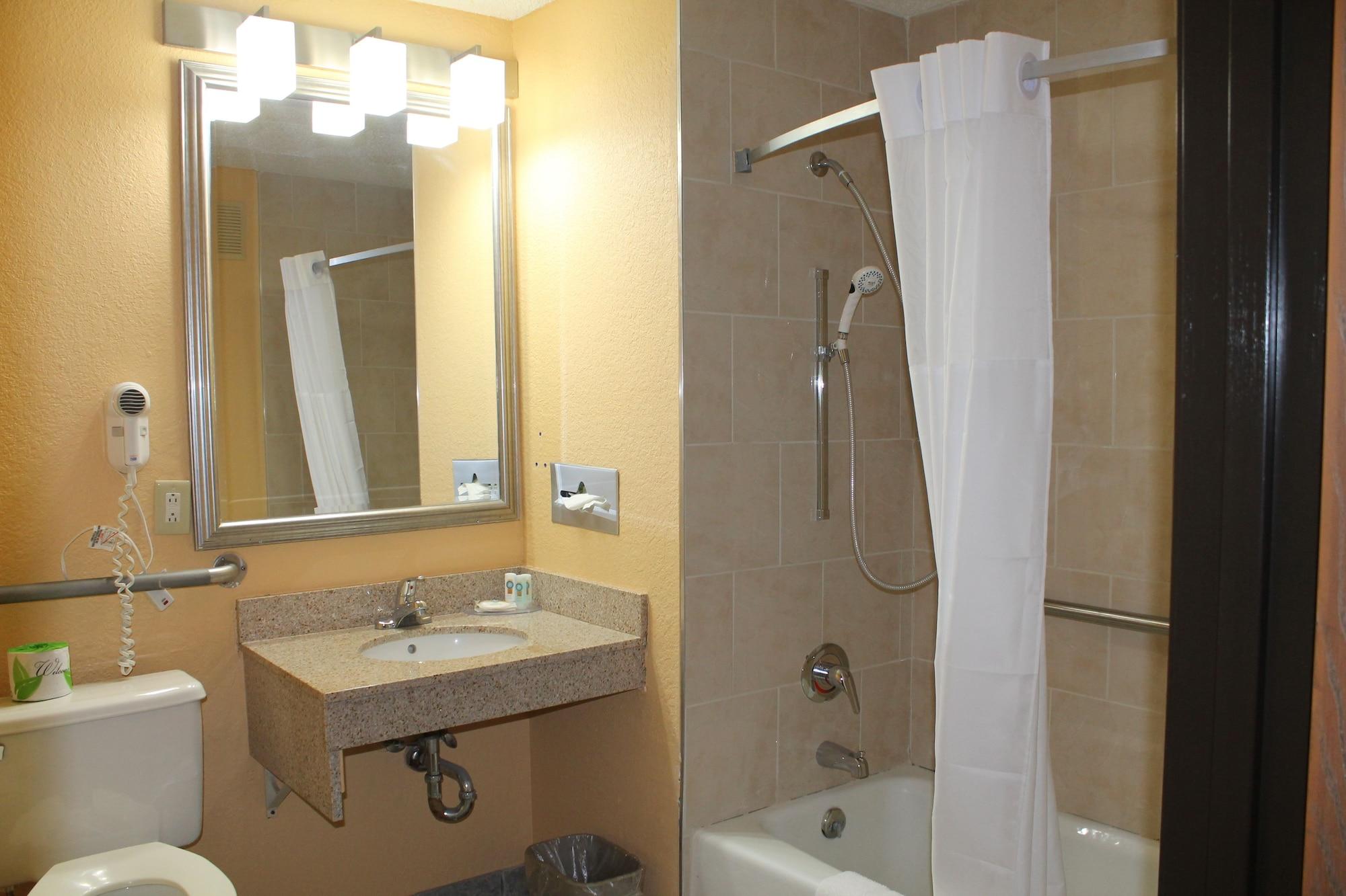 Quality Inn Hall Of Fame Κάντον Εξωτερικό φωτογραφία