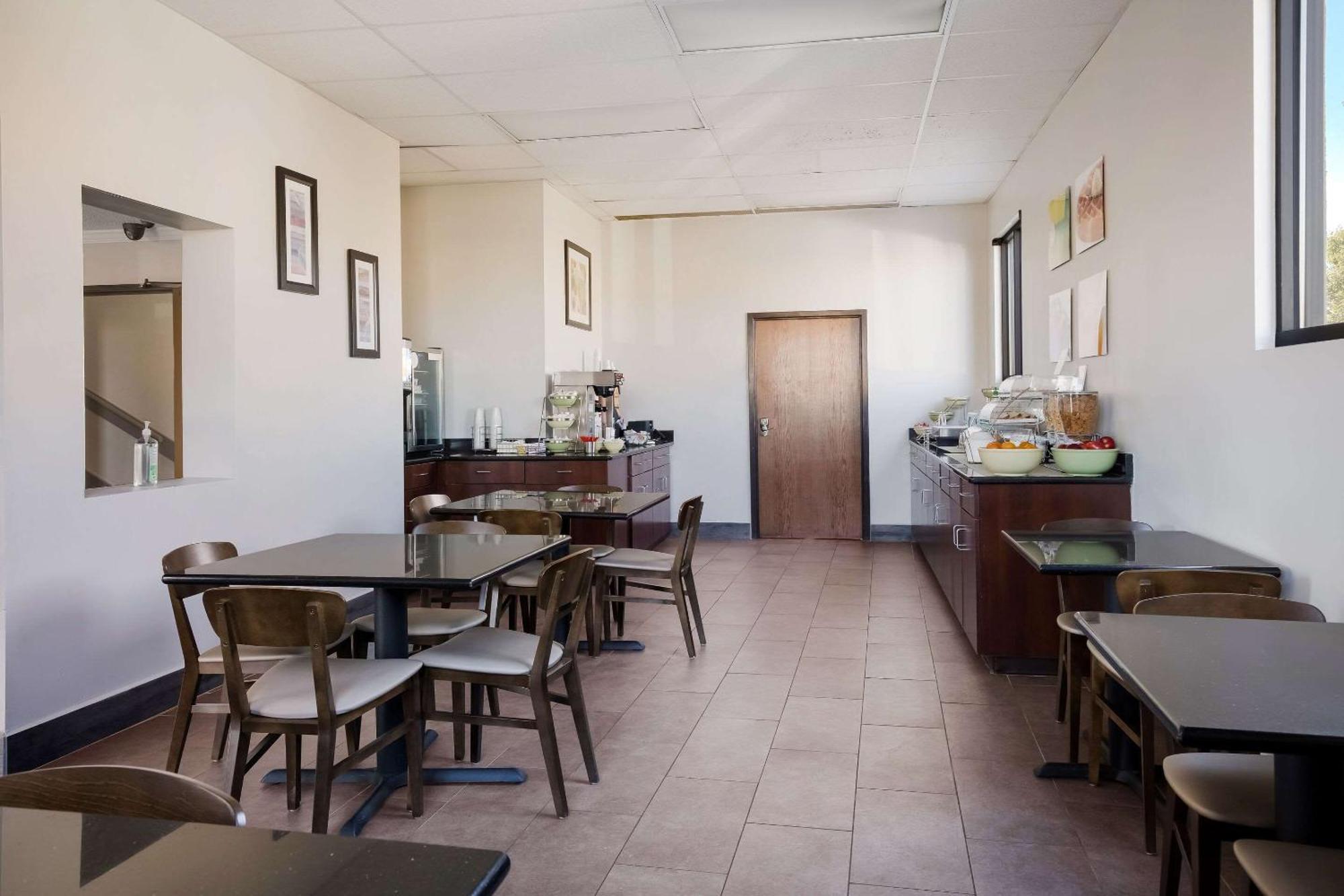 Quality Inn Hall Of Fame Κάντον Εξωτερικό φωτογραφία
