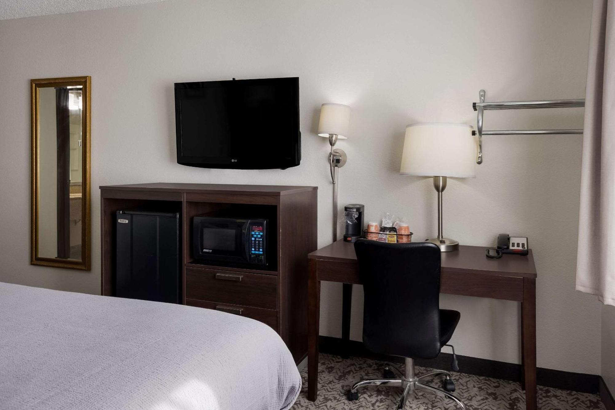 Quality Inn Hall Of Fame Κάντον Εξωτερικό φωτογραφία