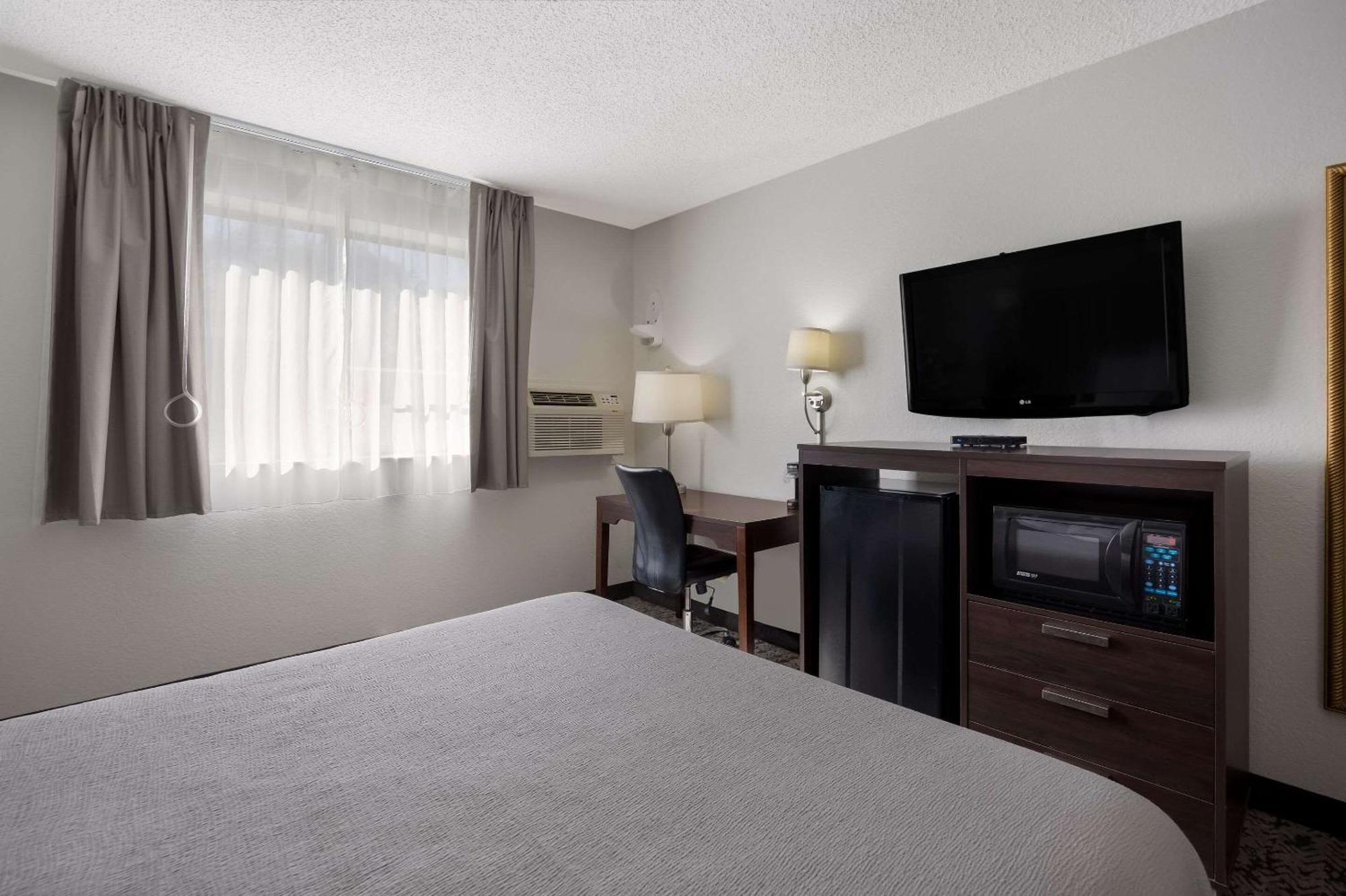 Quality Inn Hall Of Fame Κάντον Εξωτερικό φωτογραφία
